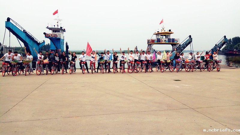 山东国康骨密度仪全体员工骑行微山岛