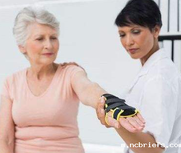 便携式骨密度检测仪厂家分析绝经后骨质疏松的症状 便携式骨密度检测仪厂家分析绝经后骨质疏松的症状